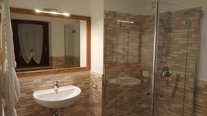 Economy Double or Twin Room | Kemudahan bilik