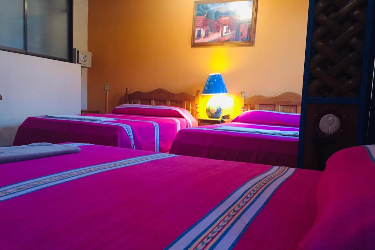 Quarto triplo família, 1 quarto | Wi-Fi de cortesia