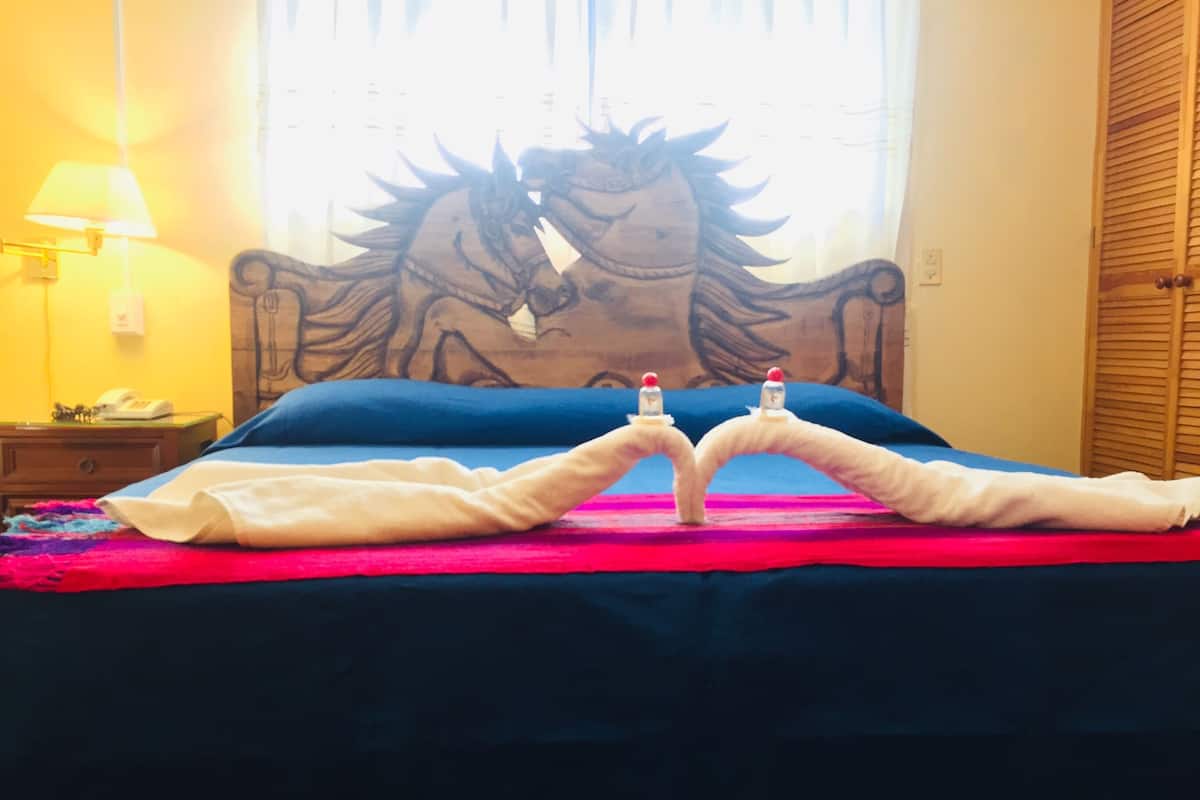 Quarto standard, 1 cama King | Wi-Fi de cortesia