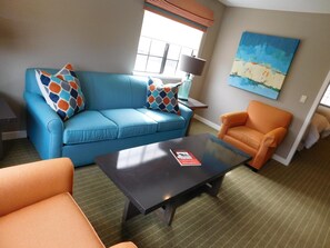 50-inch TV with cable channels, iPod dock - Wave Street Inn (Monterey)