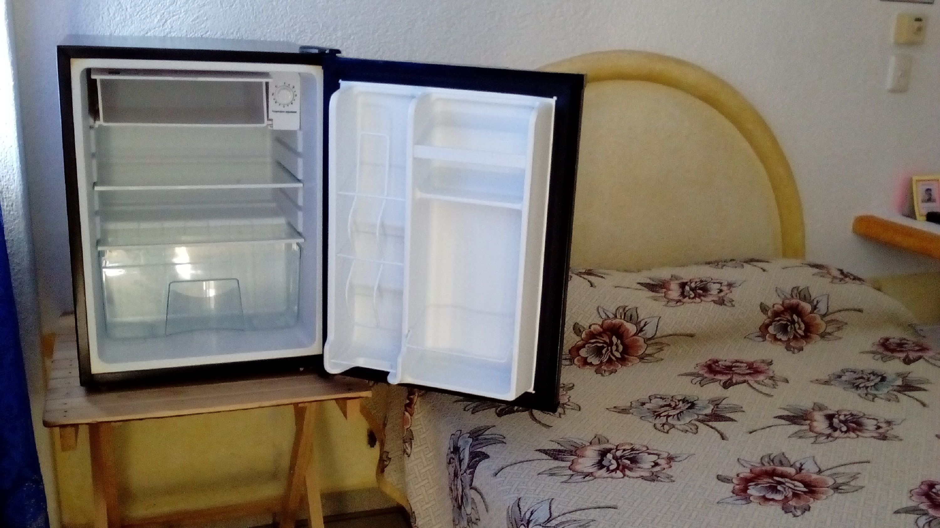 double room with a/c | 1 bedroom, in-room safe, free wifi, bed sheets