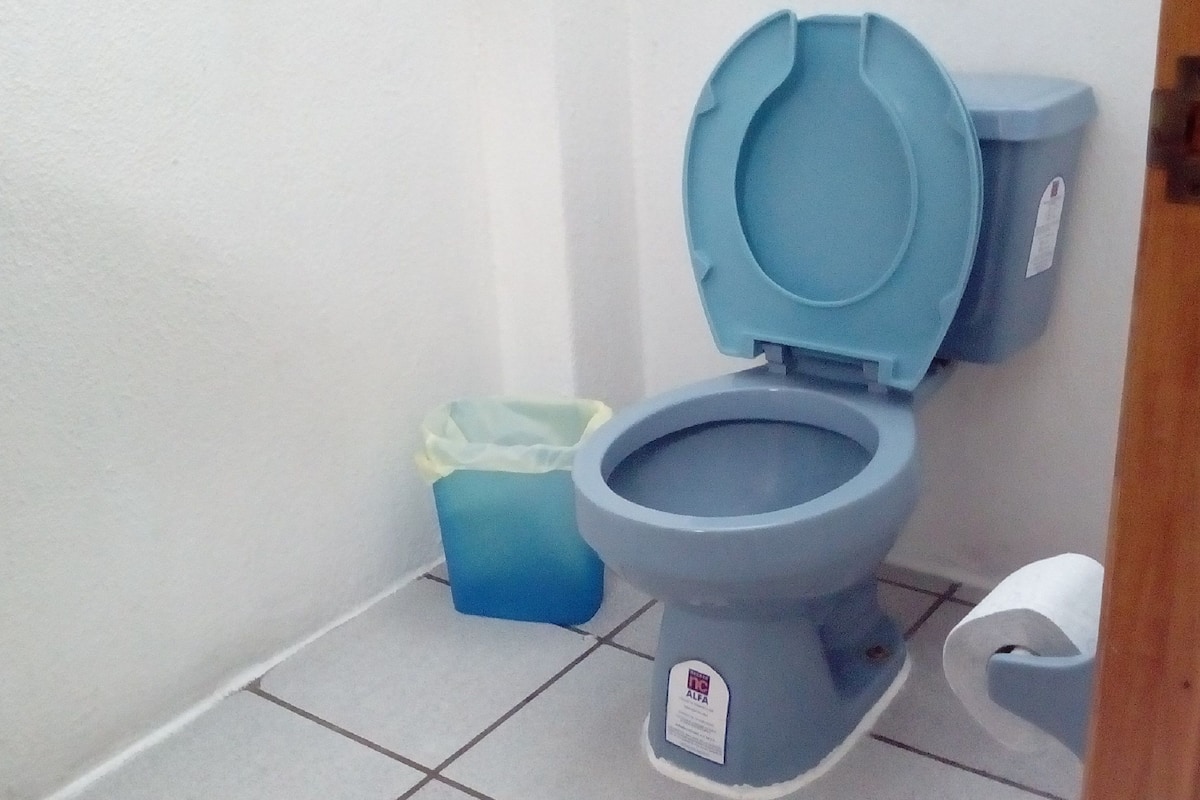 double room with a/c | bathroom | shower, free toiletries, towels