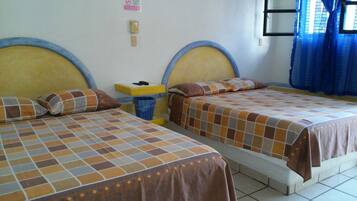 Coffres-forts dans les chambres, Wi-Fi gratuit, draps fournis