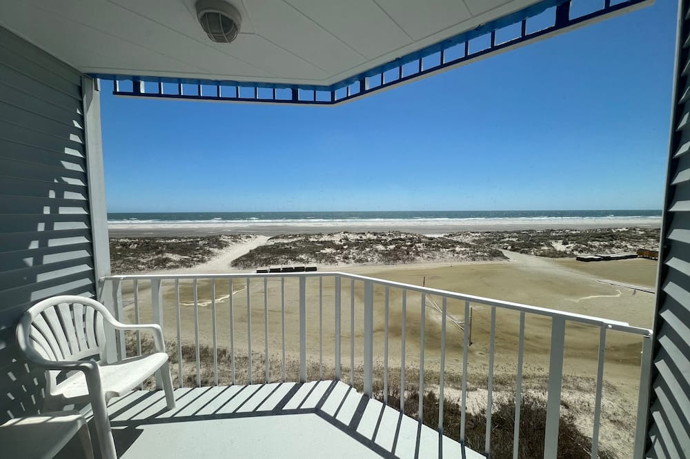 El Coronado Resort