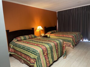 Standard Room, 2 Queen Beds, Balcony | Desk, free WiFi, bed sheets - Pasadena Rose Inn (Pasadena)