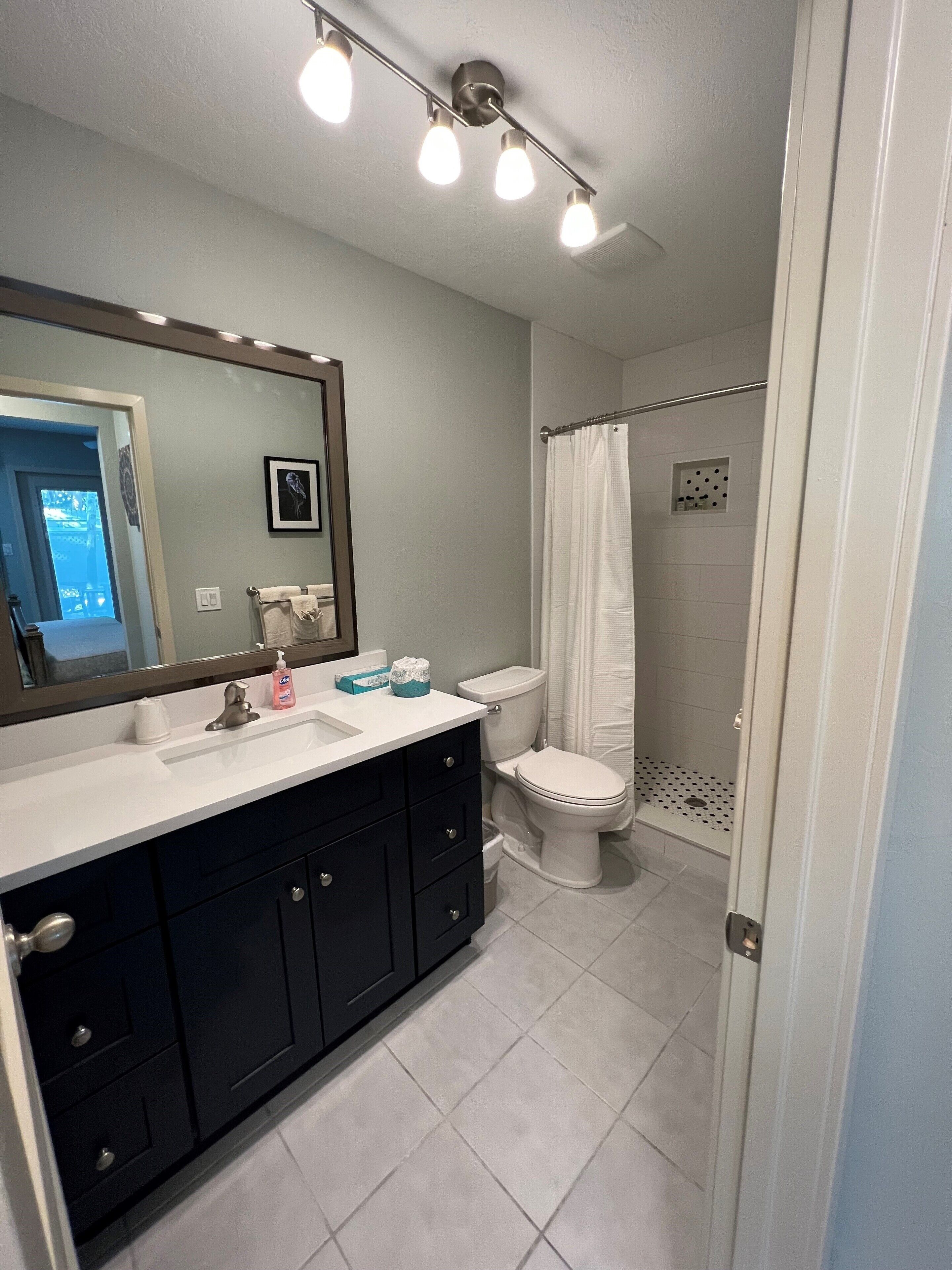 signature suite, 1 bedroom, kitchen (captain's cottage) | bathroom | shower, free toiletries, hair dryer, towels