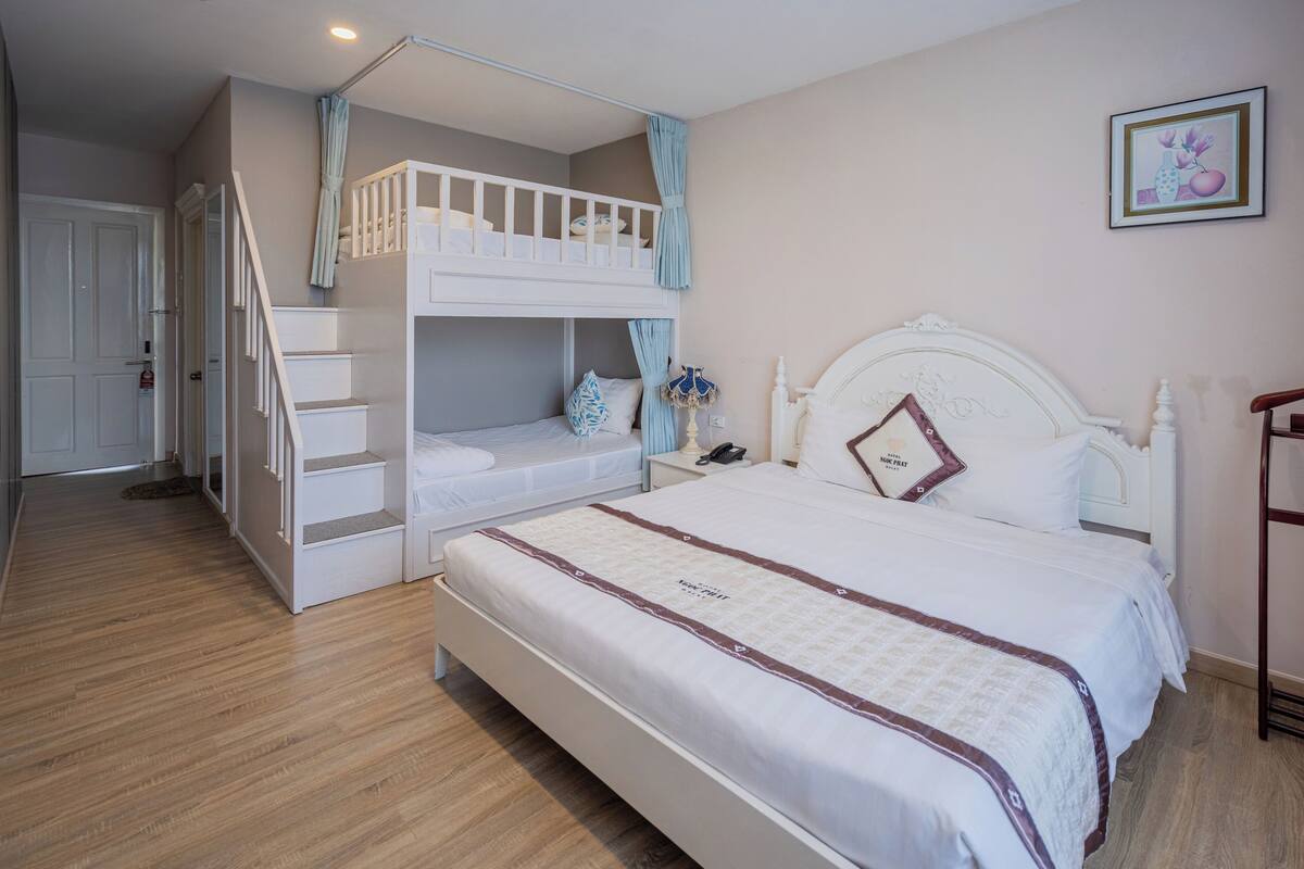 Chambre Familiale | Articles gratuits dans le mini-bar, coffres-forts dans les chambres