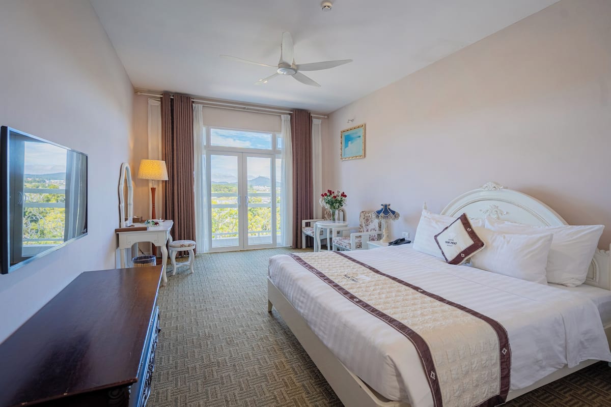 Superior Double Room | Free minibar, in-room safe, soundproofing, free WiFi