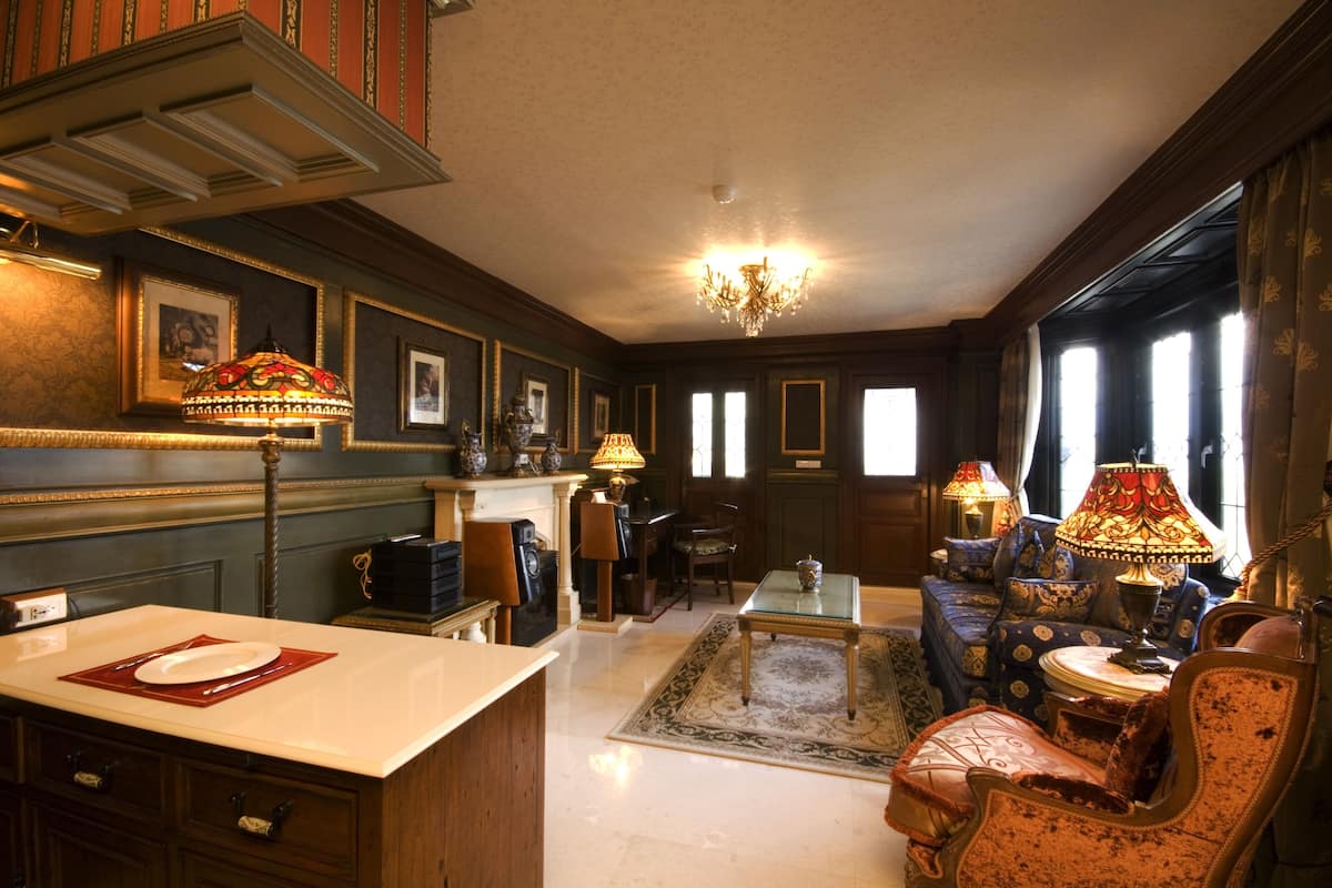 Deluxe Double Room, 1 Double Bed | Minibar, in-room safe, desk, soundproofing
