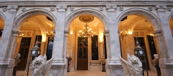 The Old England Manor