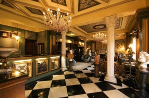 Lobby - The Old England Manor (Ren'ai)