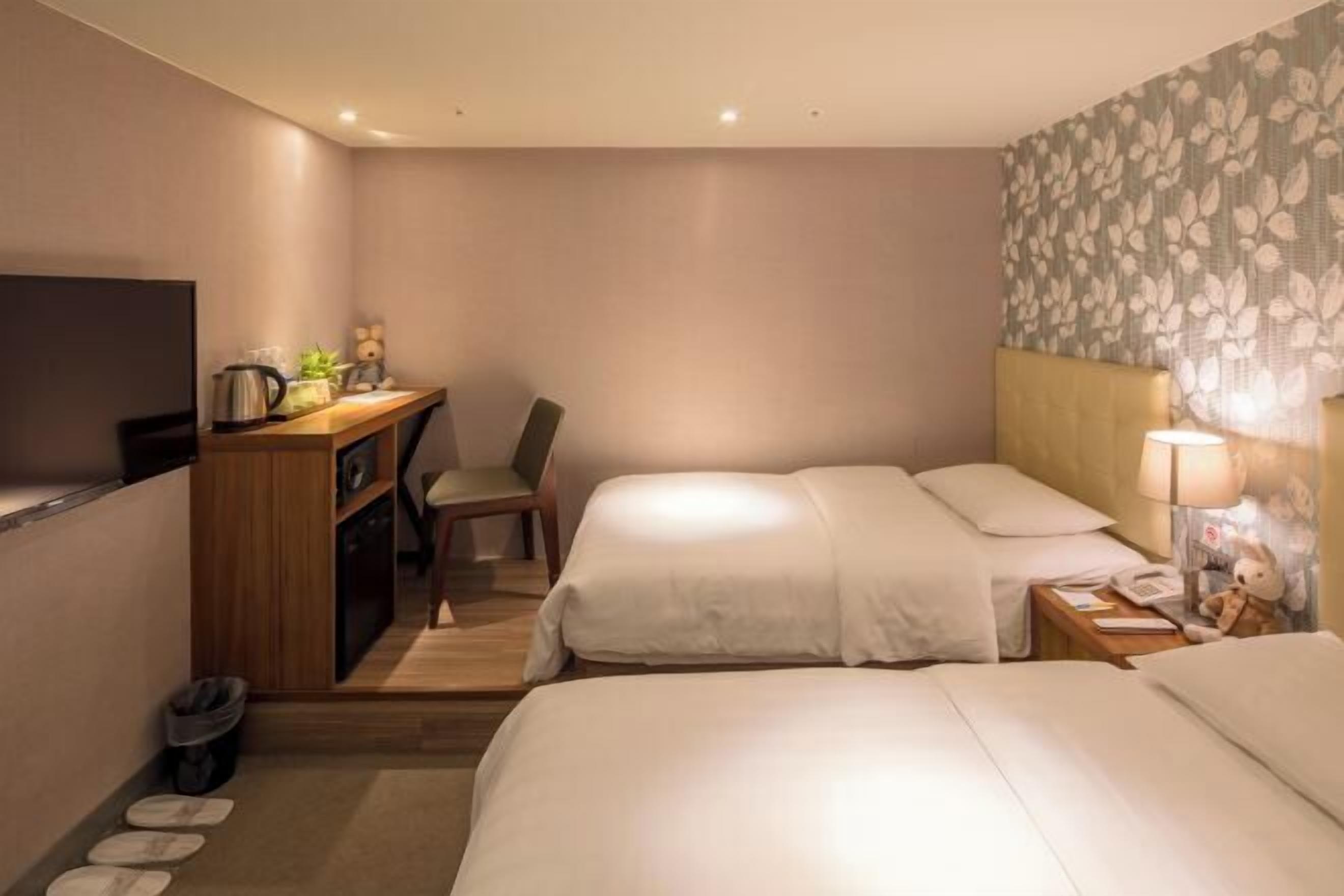 Literie de qualité supérieure, coffres-forts dans les chambres, bureau