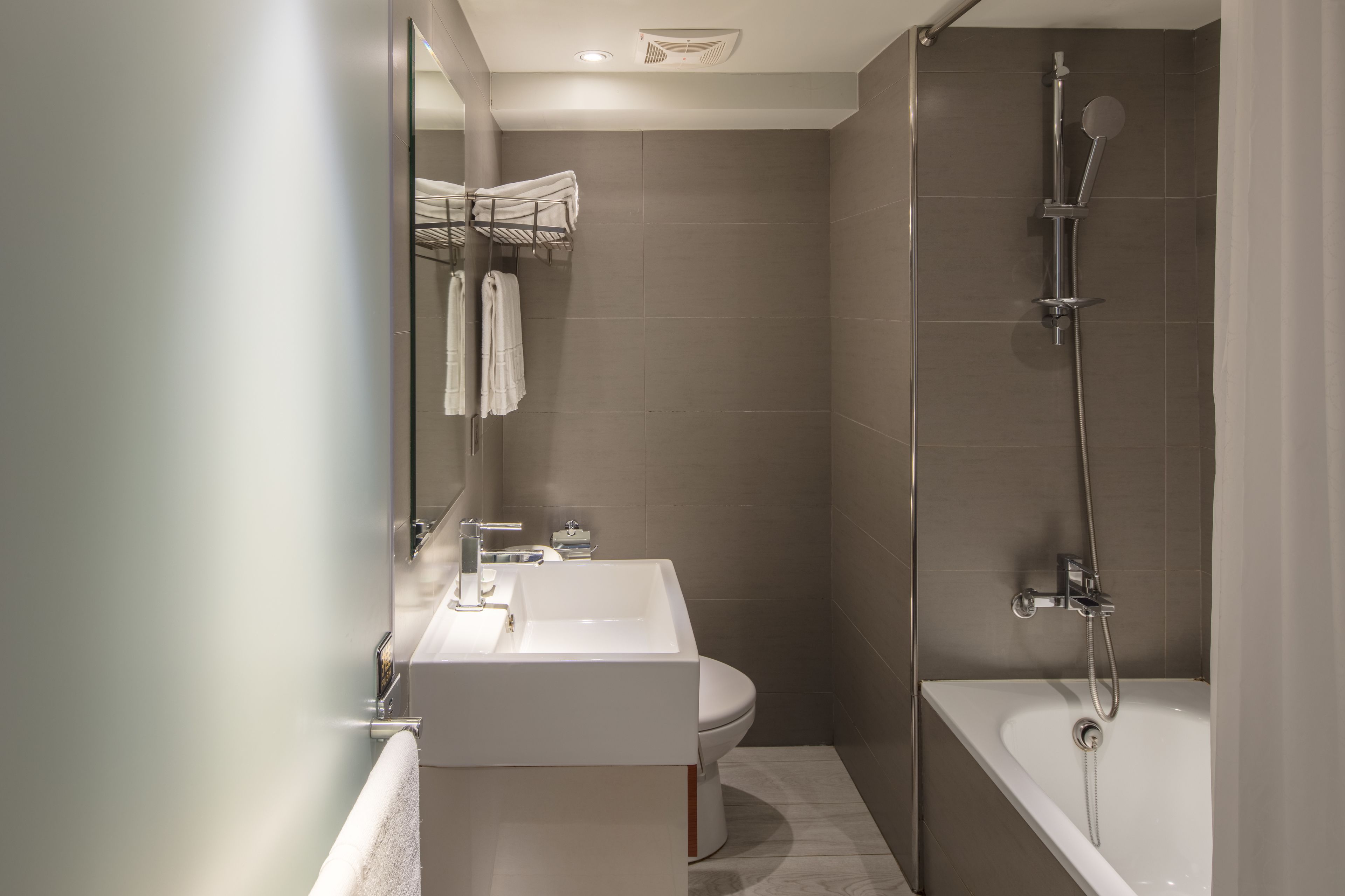 luxury double or twin room, 1 bedroom | bathroom | free toiletries, hair dryer, slippers, towels