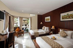 Deluxe Twin Room | Premium bedding, desk, blackout drapes, iron/ironing board