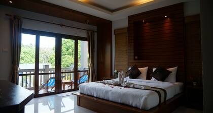 Lanta Intanin Resort