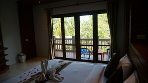 Deluxe Double Room | In-room safe, cribs/infant beds, rollaway beds, free WiFi - Lanta Intanin Resort (Ko Lanta)