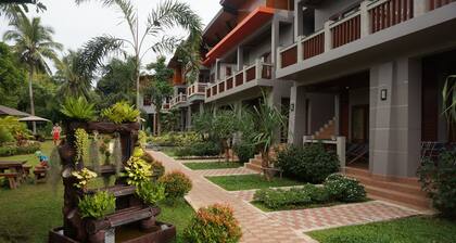 Lanta Intanin Resort