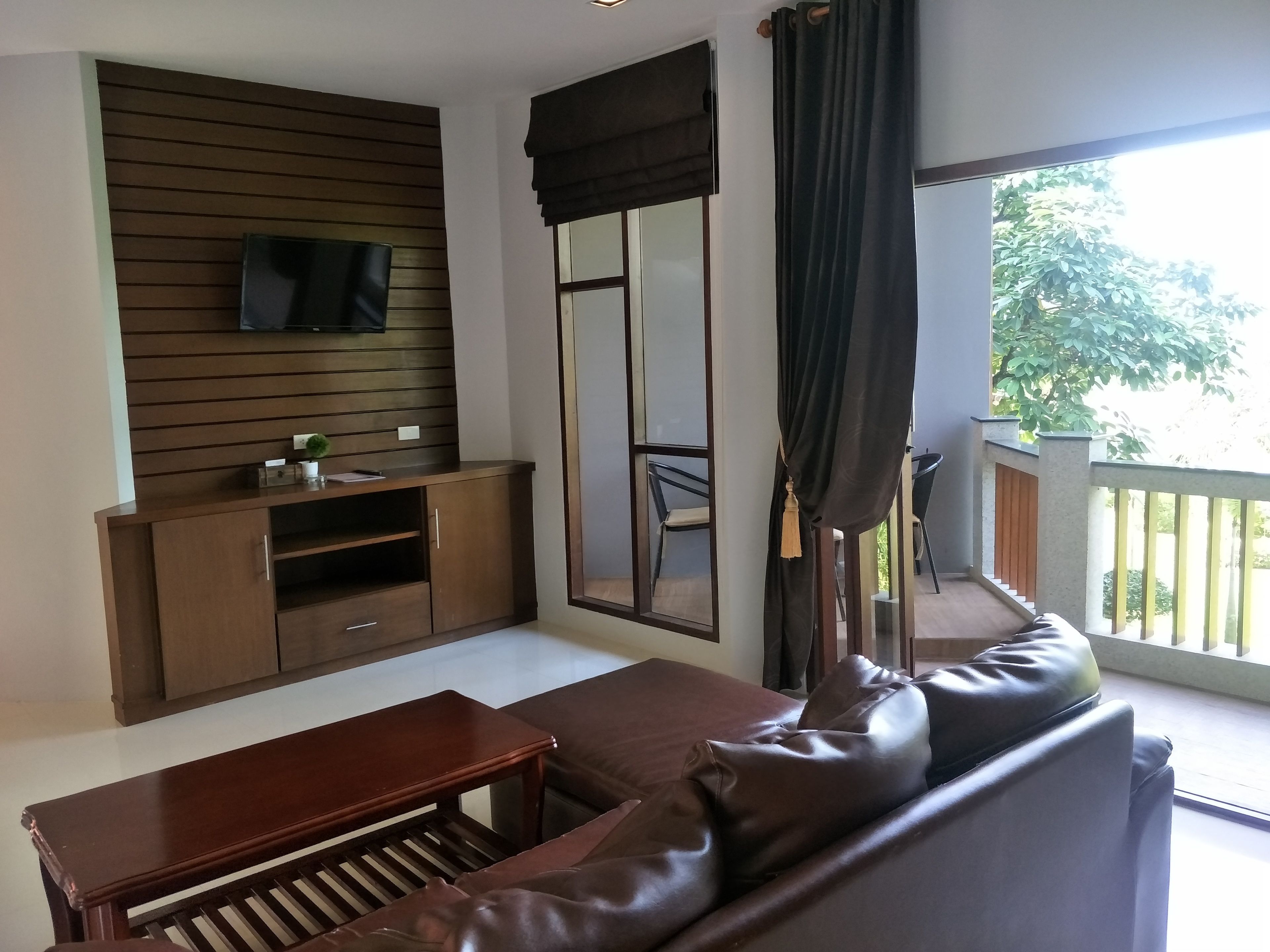 family suite, 2 bedrooms | living room | 32-inch flat-screen tv with satellite channels, tv