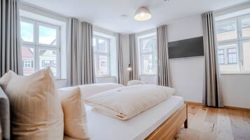 Superior Doppelzimmer ehem. Sparkasse | Bettwäsche aus ägyptischer Baumwolle, hochwertige Bettwaren