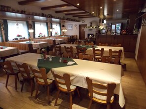 Dinner served - Gasthaus Pension Rezatgrund (Windsbach)