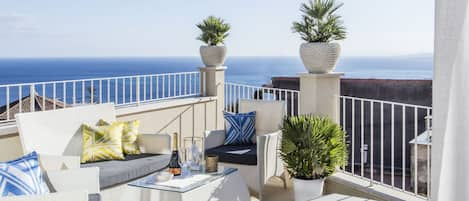 Suite Panoramique, terrasse, vue mer | Terrasse/Patio