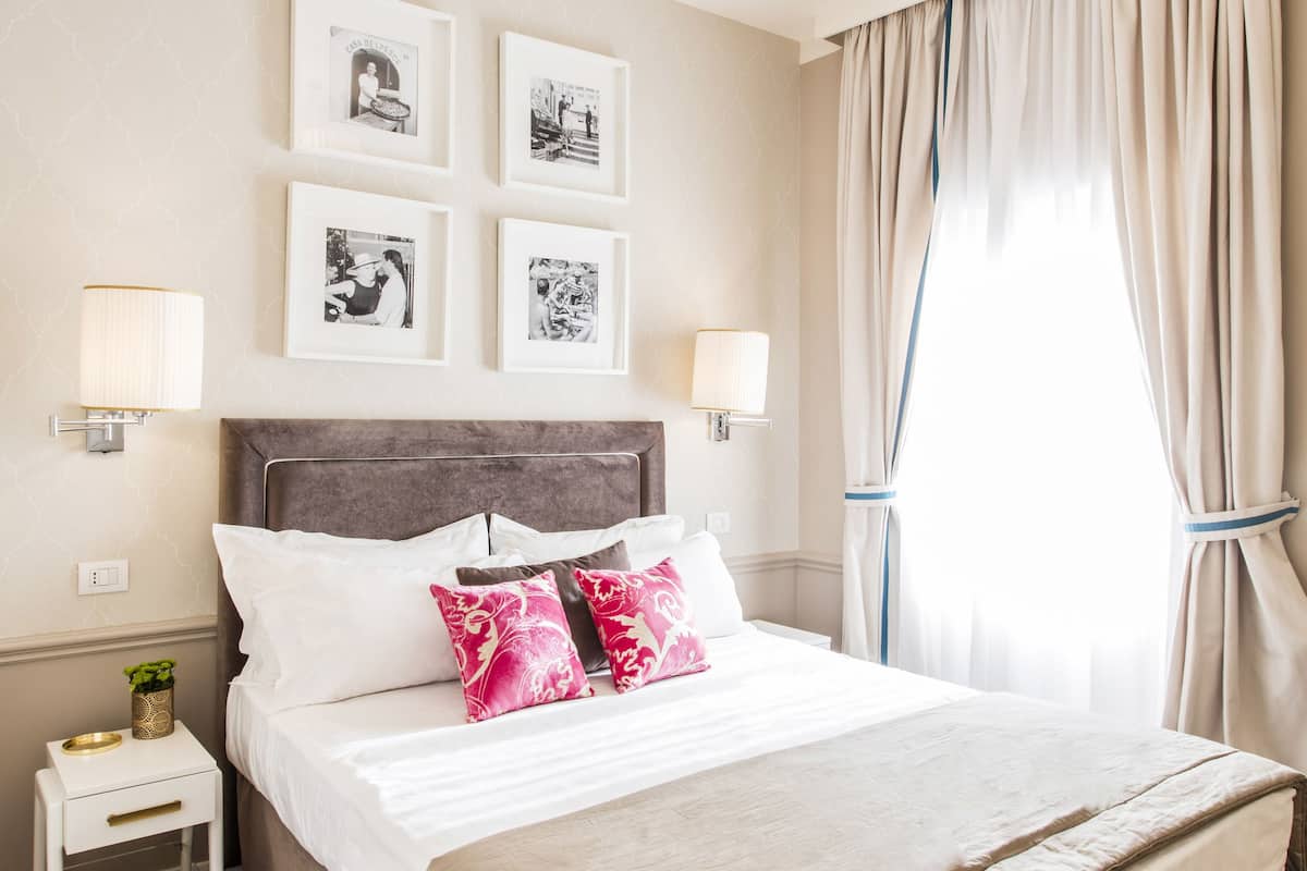Exclusive-Apartment, Balkon, Meerblick | 1 Schlafzimmer, hochwertige Bettwaren, Zimmersafe, Schreibtisch