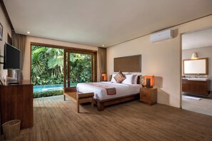 Family Villa, Private Pool | Minibar, in-room safe, desk, laptop workspace - Senetan Villas and Spa Resort (Payangan)