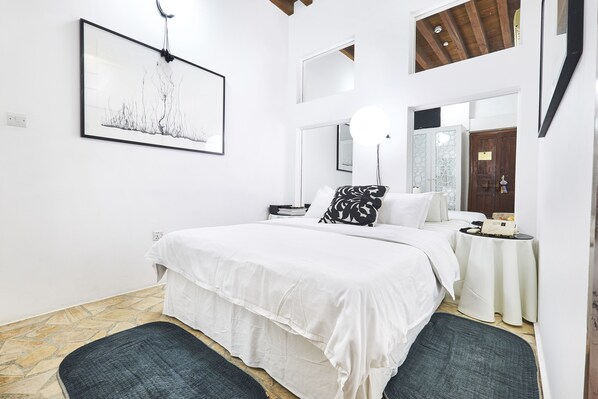 1 Schlafzimmer, hochwertige Bettwaren, Daunenbettdecken, Minibar