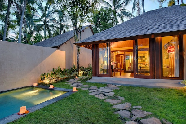 Ropa de cama de alta calidad y minibar