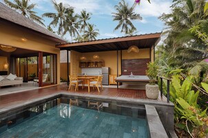 Premier One Bedroom Pool Villa (Free 1x Floating Breakfast or Minibar) | 露台