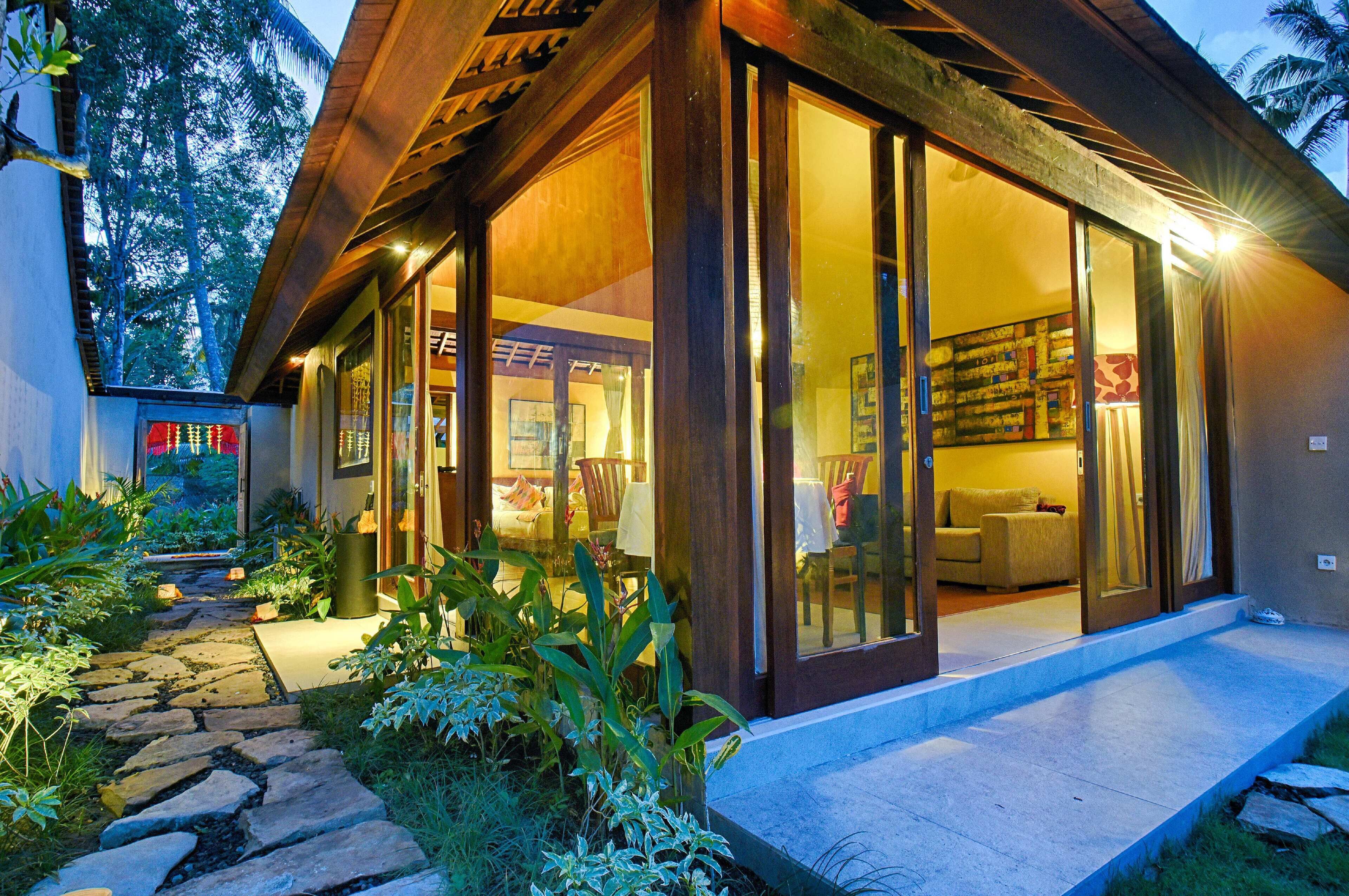 one bedroom private pool villa with living room (free 1x floating breakfast or minibar) | premium bedding, minibar, in-room safe, desk