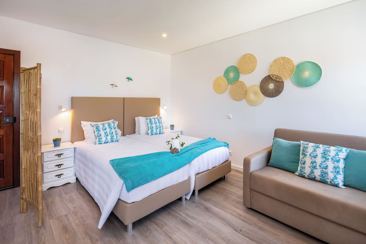 2 bedrooms, individually decorated, individually furnished