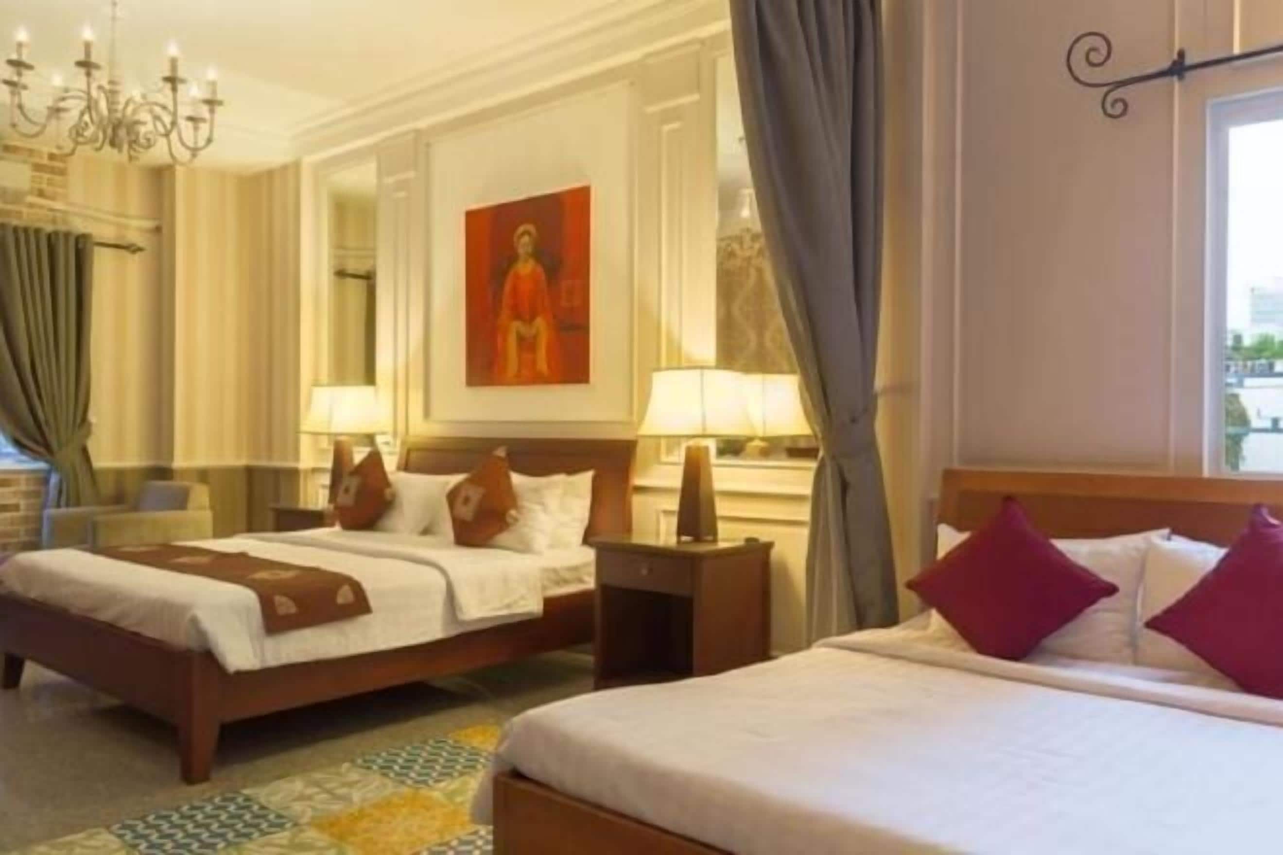 Frette Italian sheets, premium bedding, down comforters