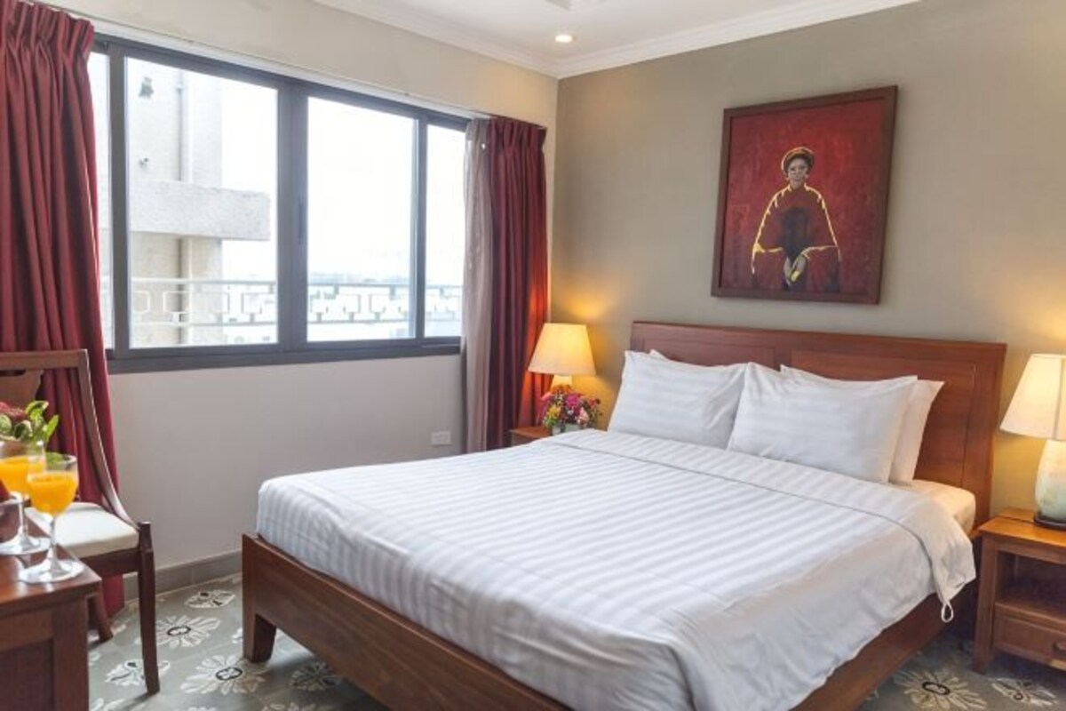 Frette Italian sheets, premium bedding, down duvets, memory-foam beds