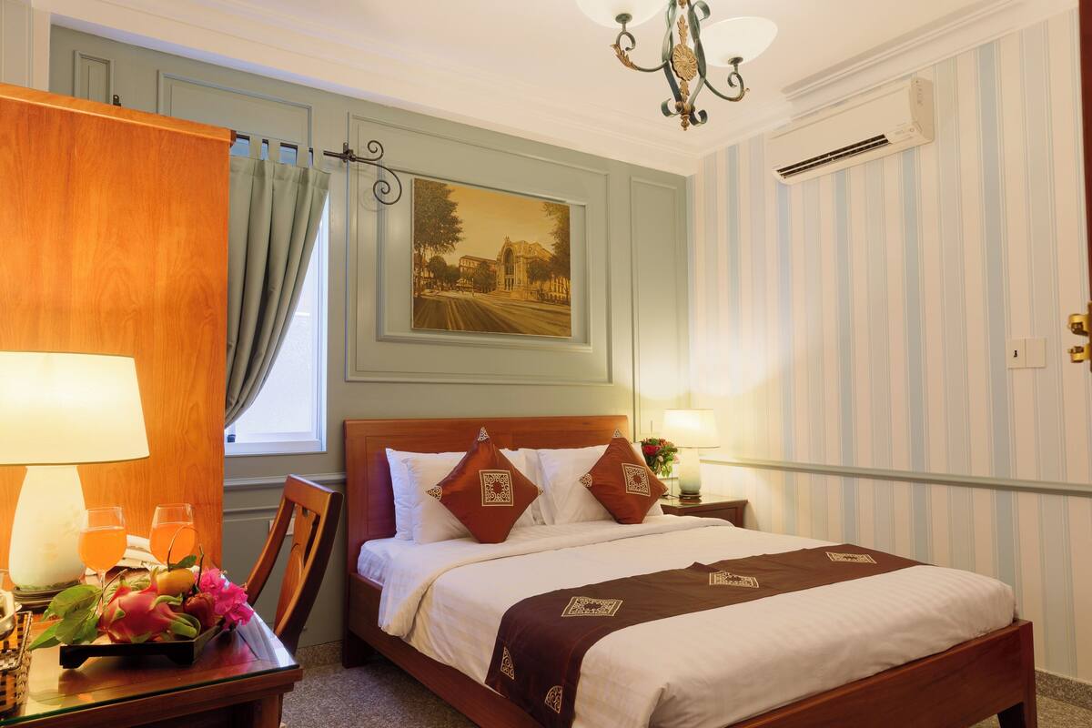 ห้องซูพีเรียดับเบิล (Boutique) | ผ้าปูที่นอน Frette จากอิตาลี, เครื่องนอนระดับพรีเมียม, ผ้านวมขนเป็ด