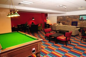 Game room - The Savoy Hostel (Galway)