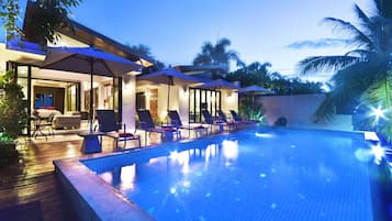 2 Bedroom Beach Front Villa | Piscine