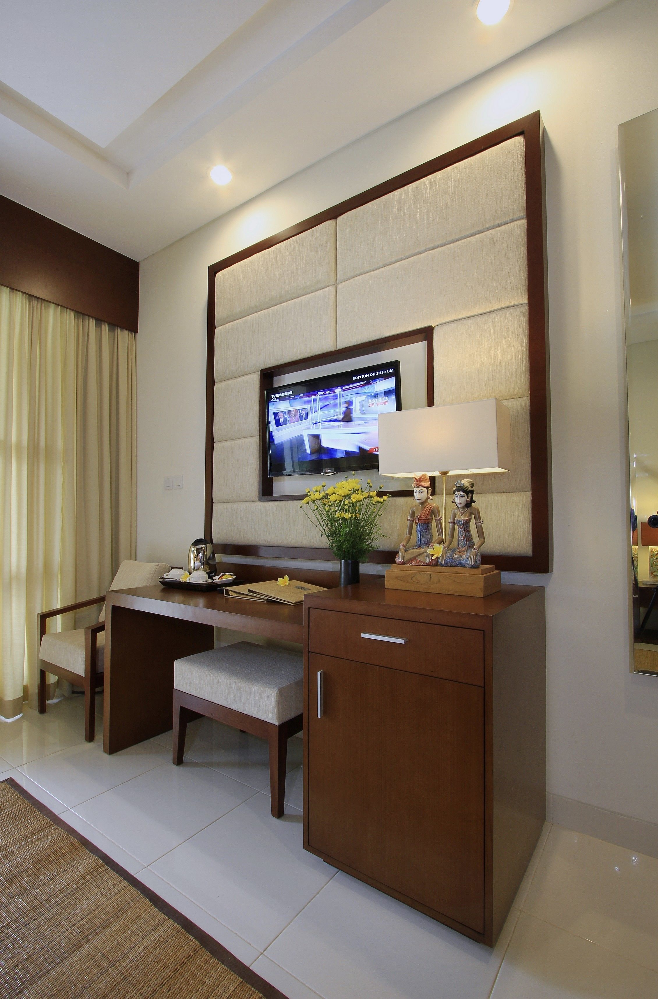 super deluxe with free daily afternoon tea | premium bedding, minibar, in-room safe, desk