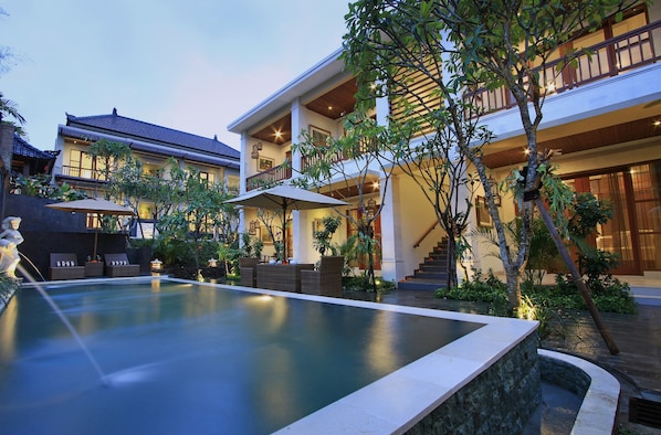 2 outdoor pools - Tebesaya Cottage by GenuineHost (Ubud)