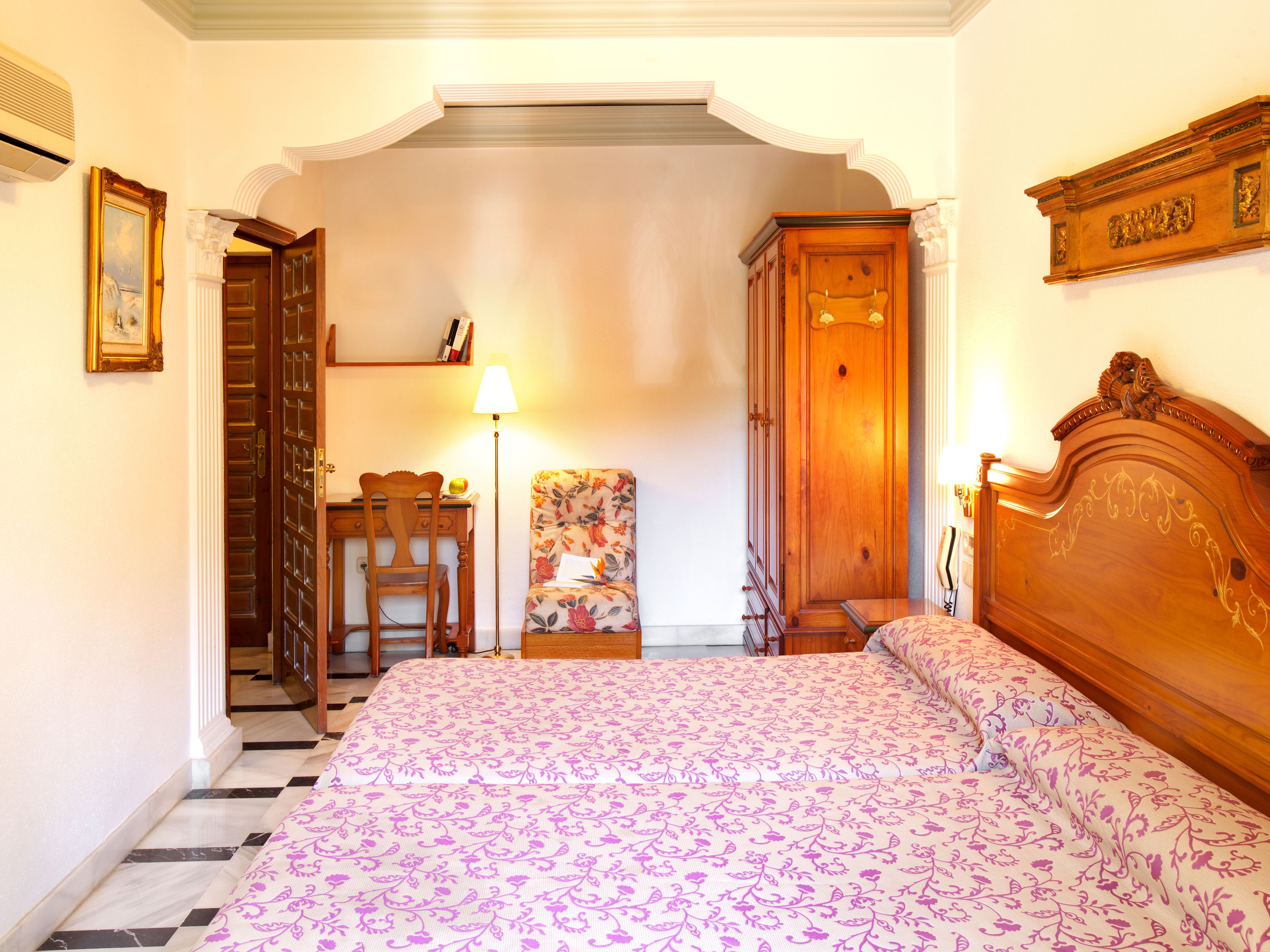 superior double room, balcony | in-room safe, desk, iron/ironing board, free wifi