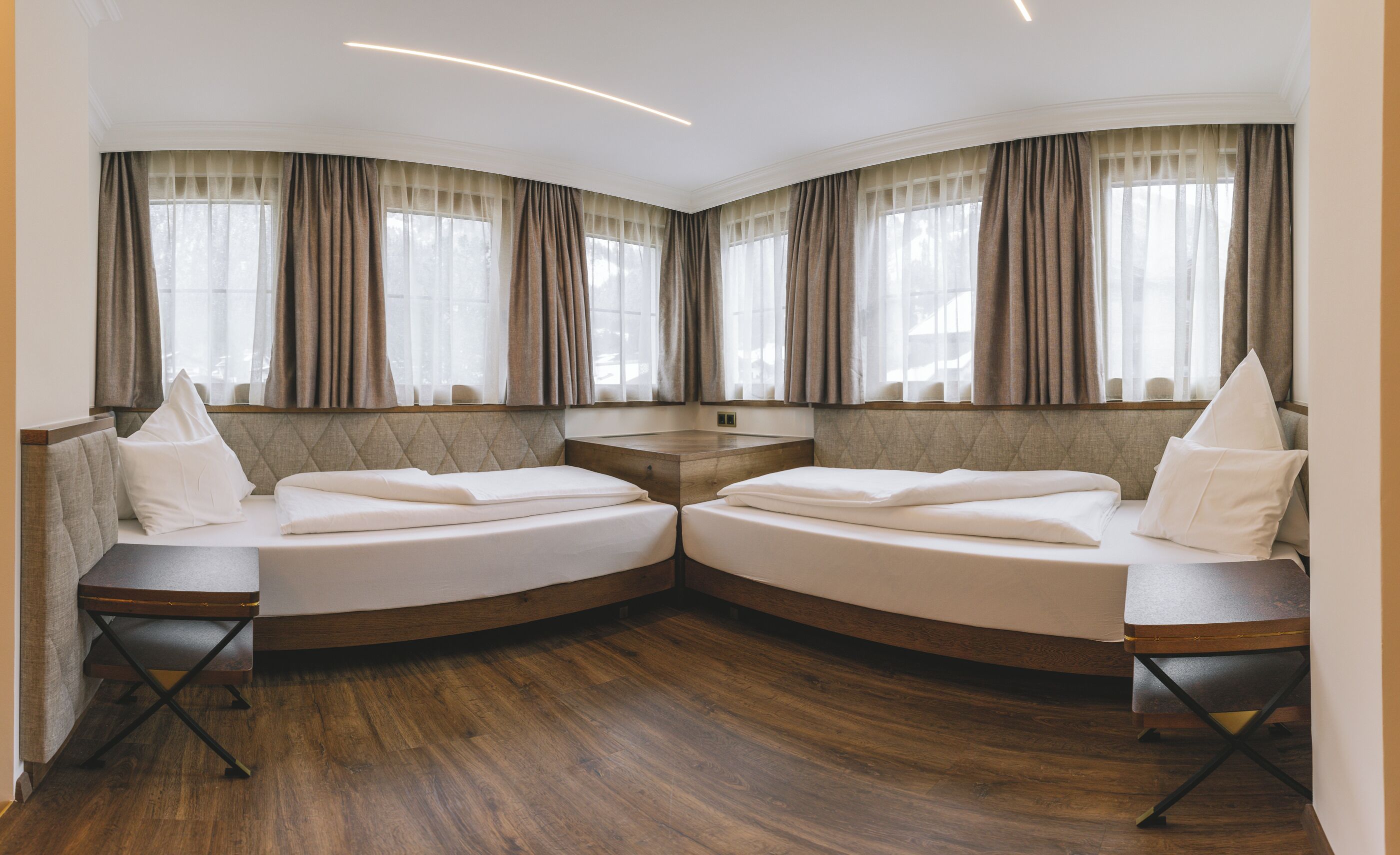 junior suite, balcony, mountain view | 1 bedroom, hypo-allergenic bedding, down duvets, in-room safe