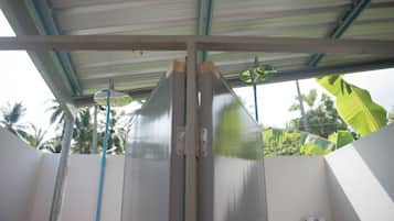 Mixed Dorm -20 Beds | Bathroom shower