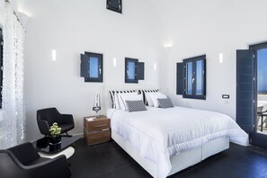 Elea Suite outdoor Plunge Pool | Premium bedding, minibar, in-room safe, desk - Elea Resort - Adults Only (Santorini)