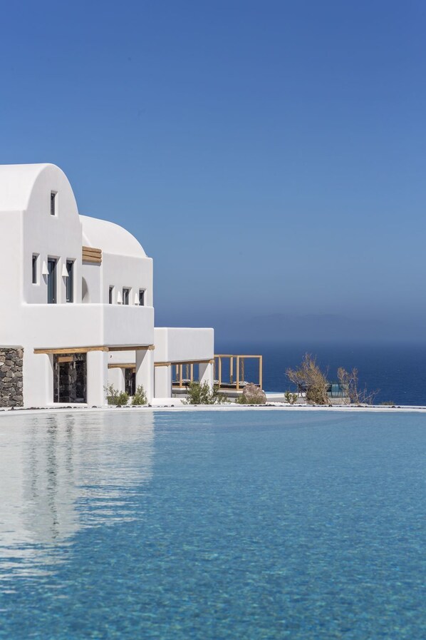 2 utendørsbassenger