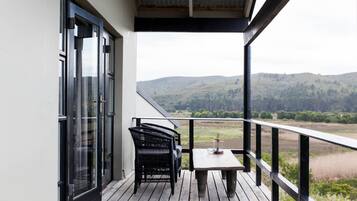 Family Suite (Luxury Family Unit) | Terrace/patio