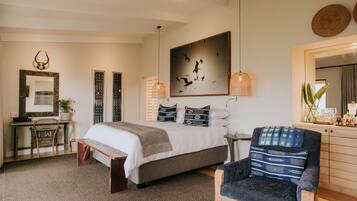 Minibar, blackout curtains, free WiFi