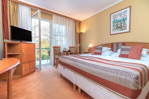 Standard Double Room | Minibar, in-room safe, desk, blackout drapes - Hotel Spa Hévíz (Hévíz)