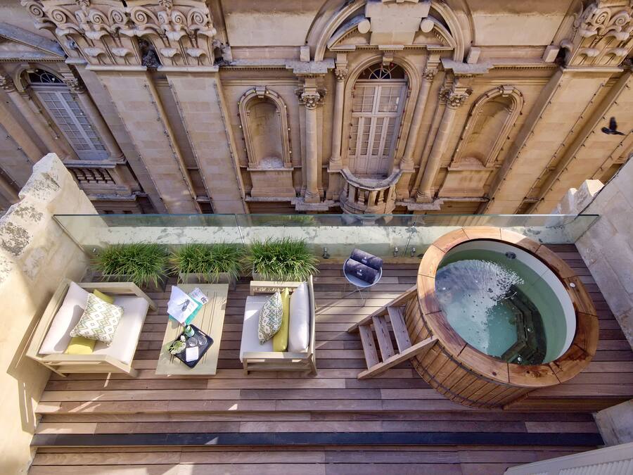 Suite 8 - Executive Suite | Balcony