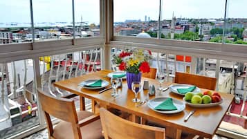Desayuno buffet incluido todos los días