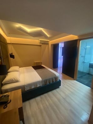 Premium bedding, minibar, in-room safe, soundproofing